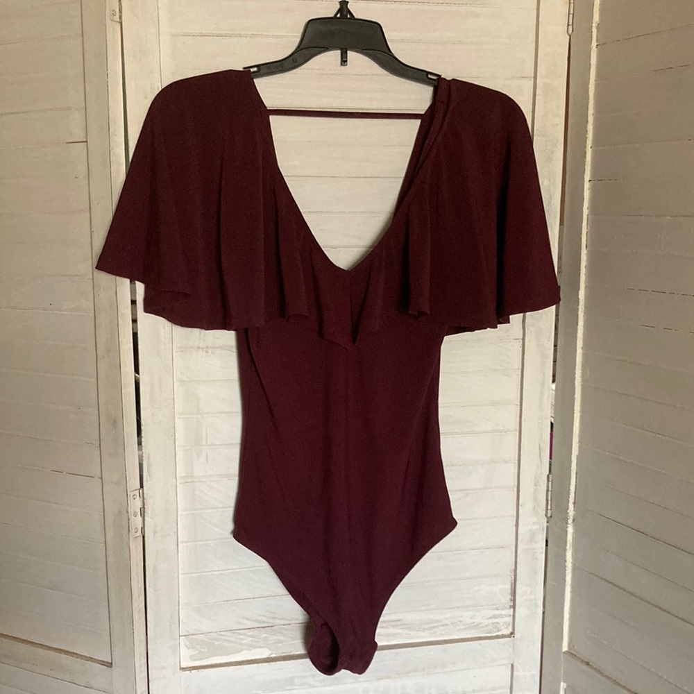 XS leith bodysuit burgundy off the shoulder bodysuit